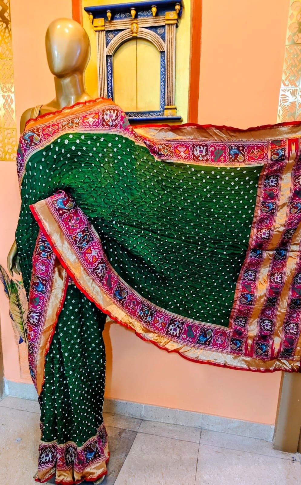 Close-up of the dotted pattern