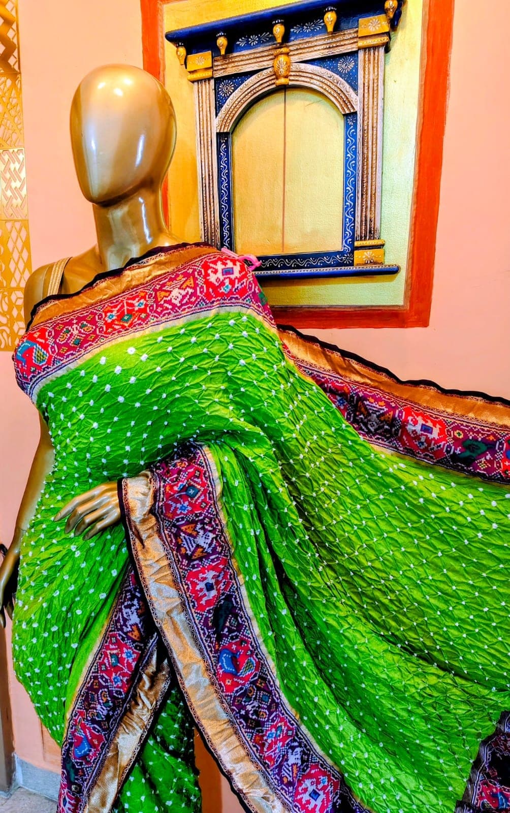Close-up of the contrast border